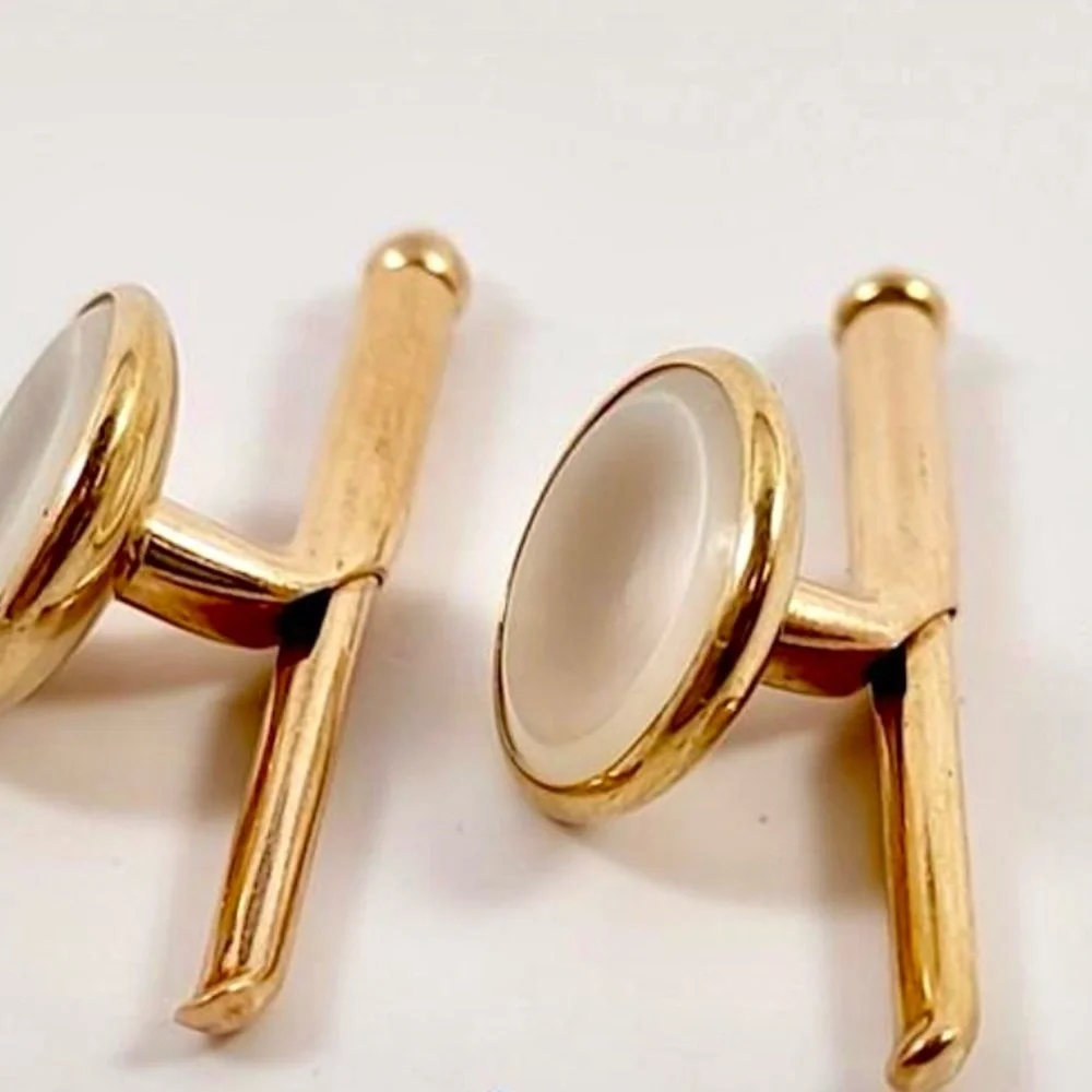 Vintage Art Deco Larter & Sons 14K Gold & Mother of Pearl Round Shirt Stud